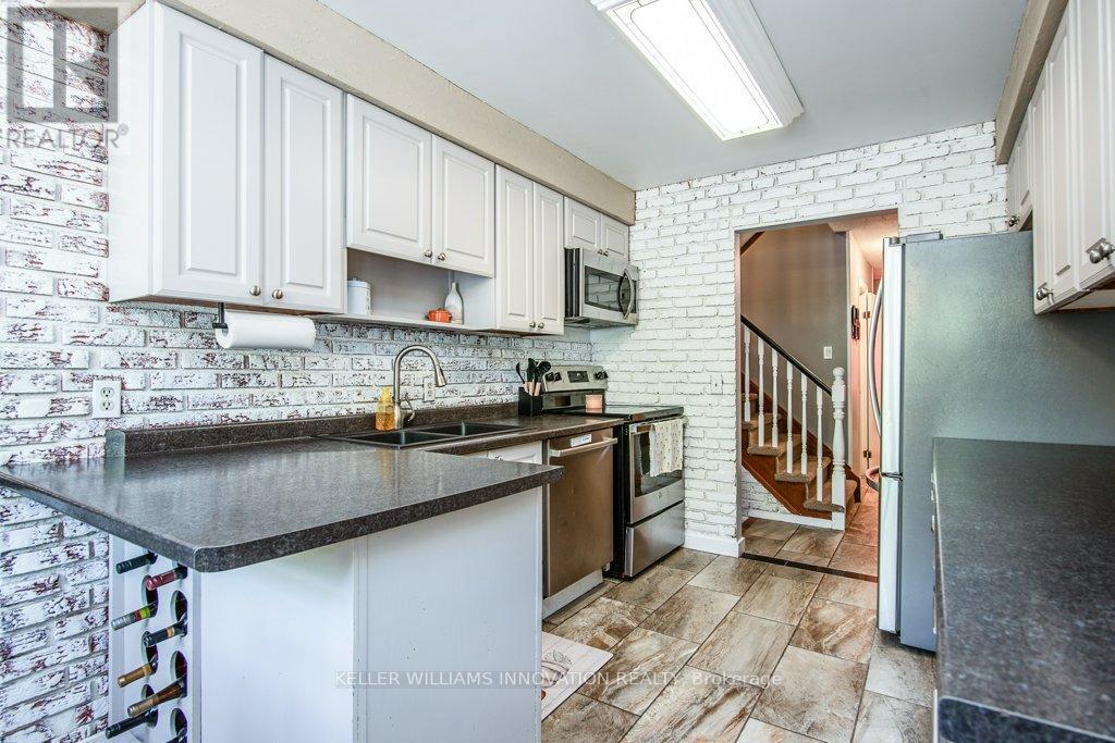 Photo 21 of 8 Pickwick Place, Guelph ON