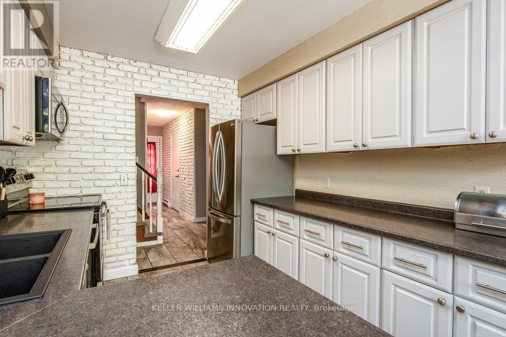 Photo 22 of 8 Pickwick Place, Guelph ON