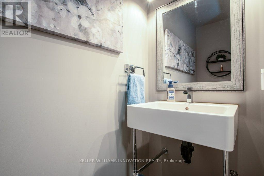 Photo 24 of 8 Pickwick Place, Guelph ON