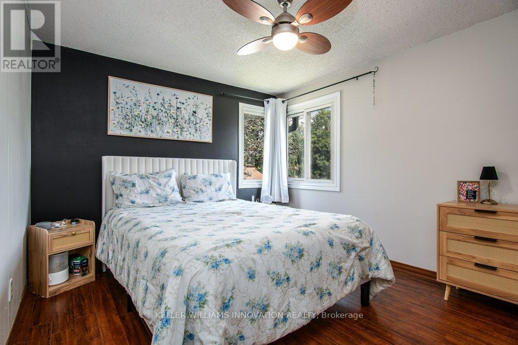 Photo 33 of 8 Pickwick Place, Guelph ON