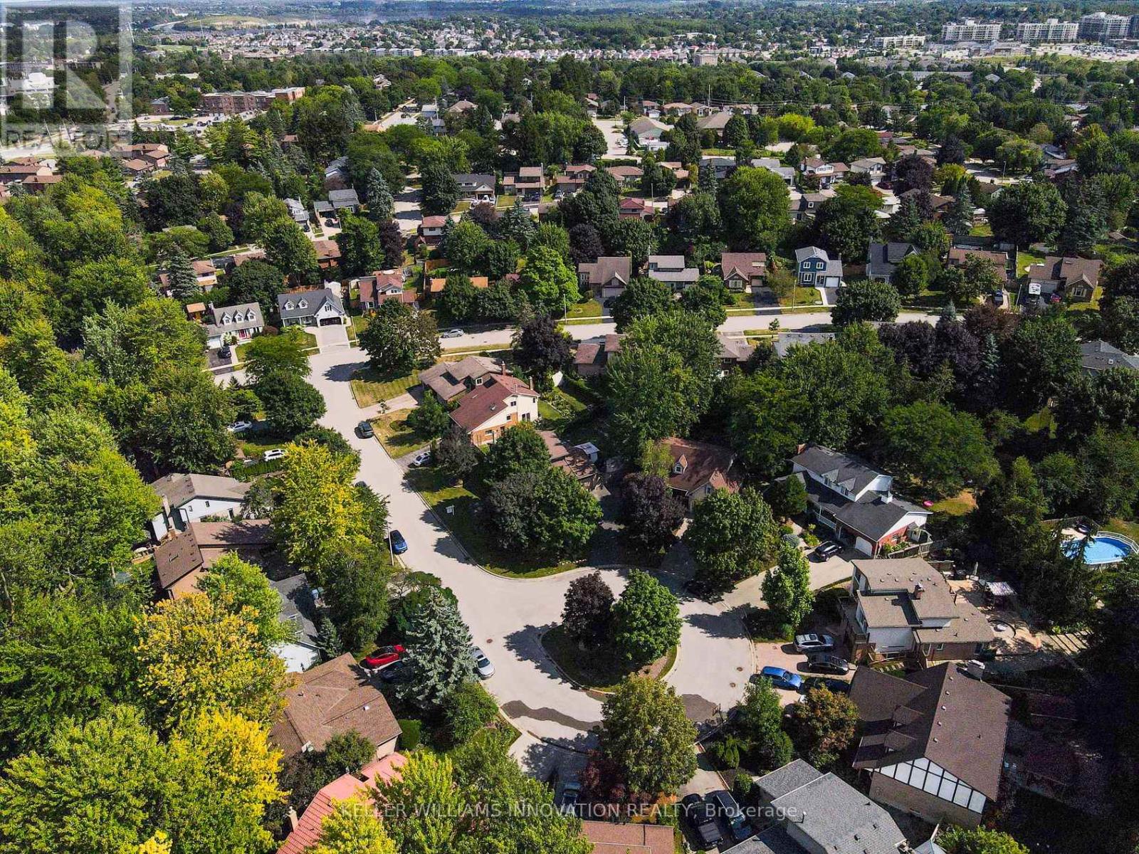 Photo 40 of 8 Pickwick Place, Guelph ON