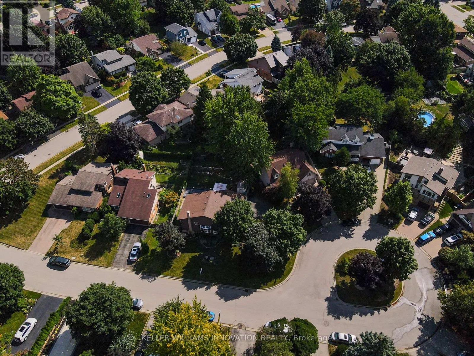 Photo 41 of 8 Pickwick Place, Guelph ON