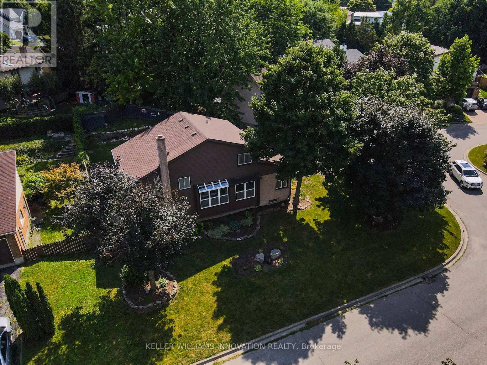 Photo 42 of 8 Pickwick Place, Guelph ON