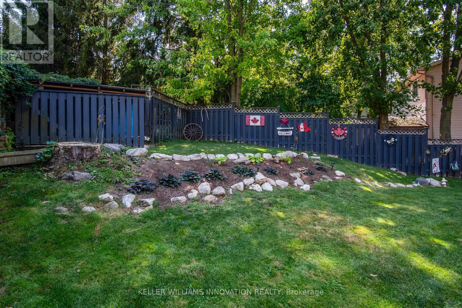 Photo 7 of 8 Pickwick Place, Guelph ON