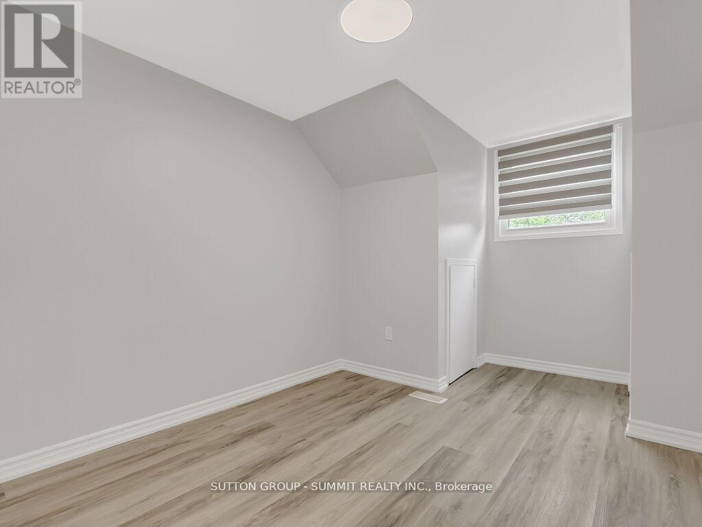 Photo 16 of 2 Grandridge Crescent, Guelph ON