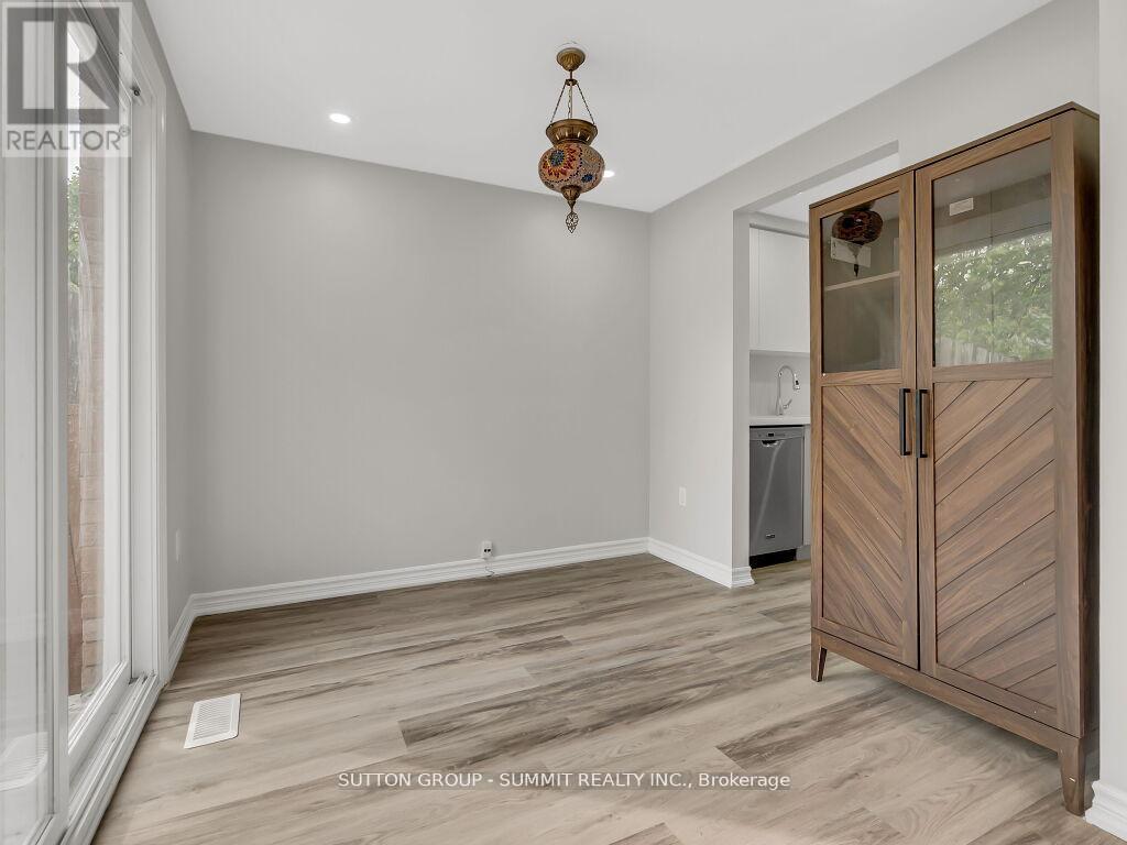 Photo 23 of 2 Grandridge Crescent, Guelph ON