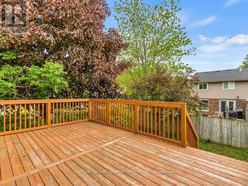 Photo 9 of 2 Grandridge Crescent, Guelph ON