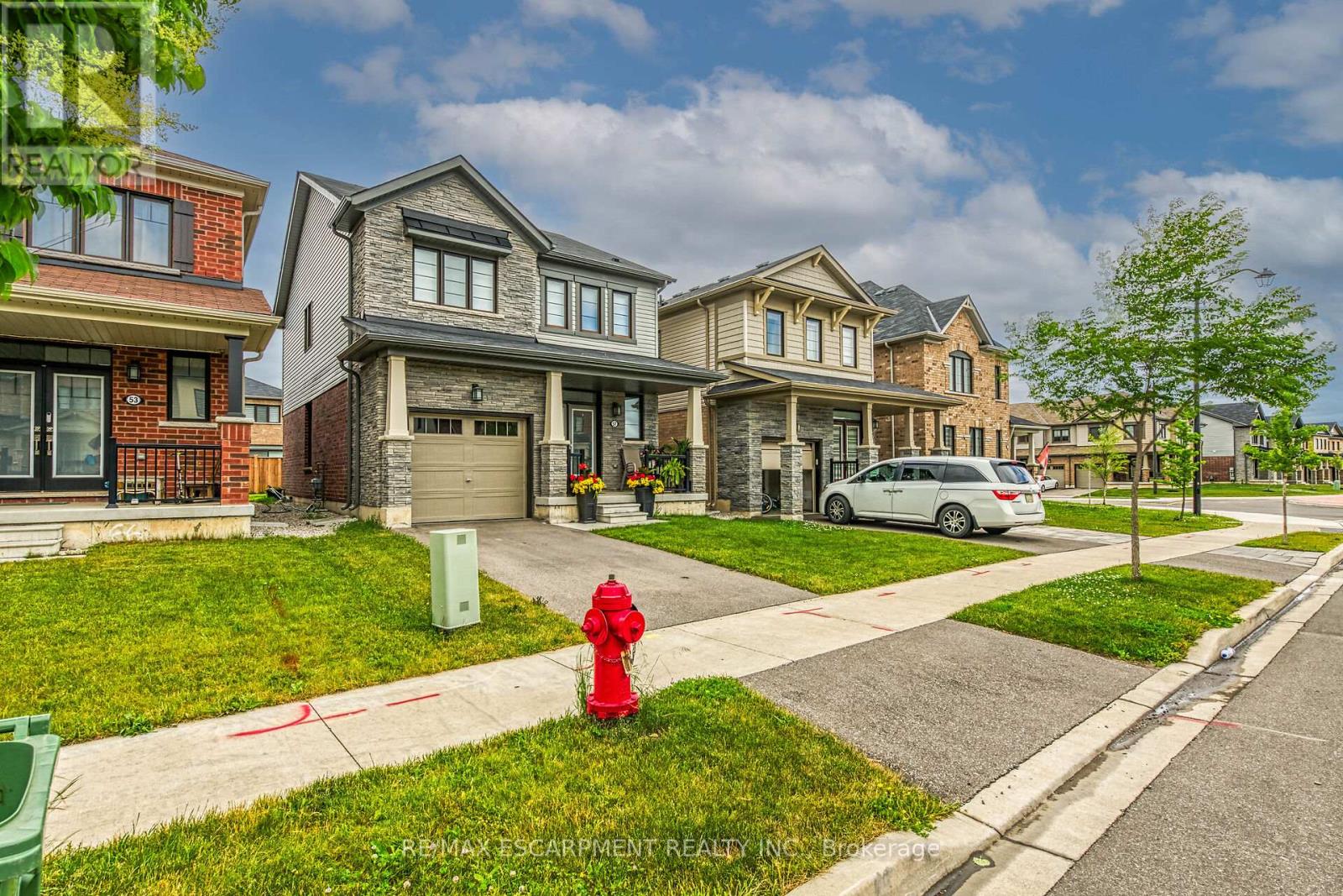 Photo 4 of 57 Queen Mary Boulevard, Hamilton ON