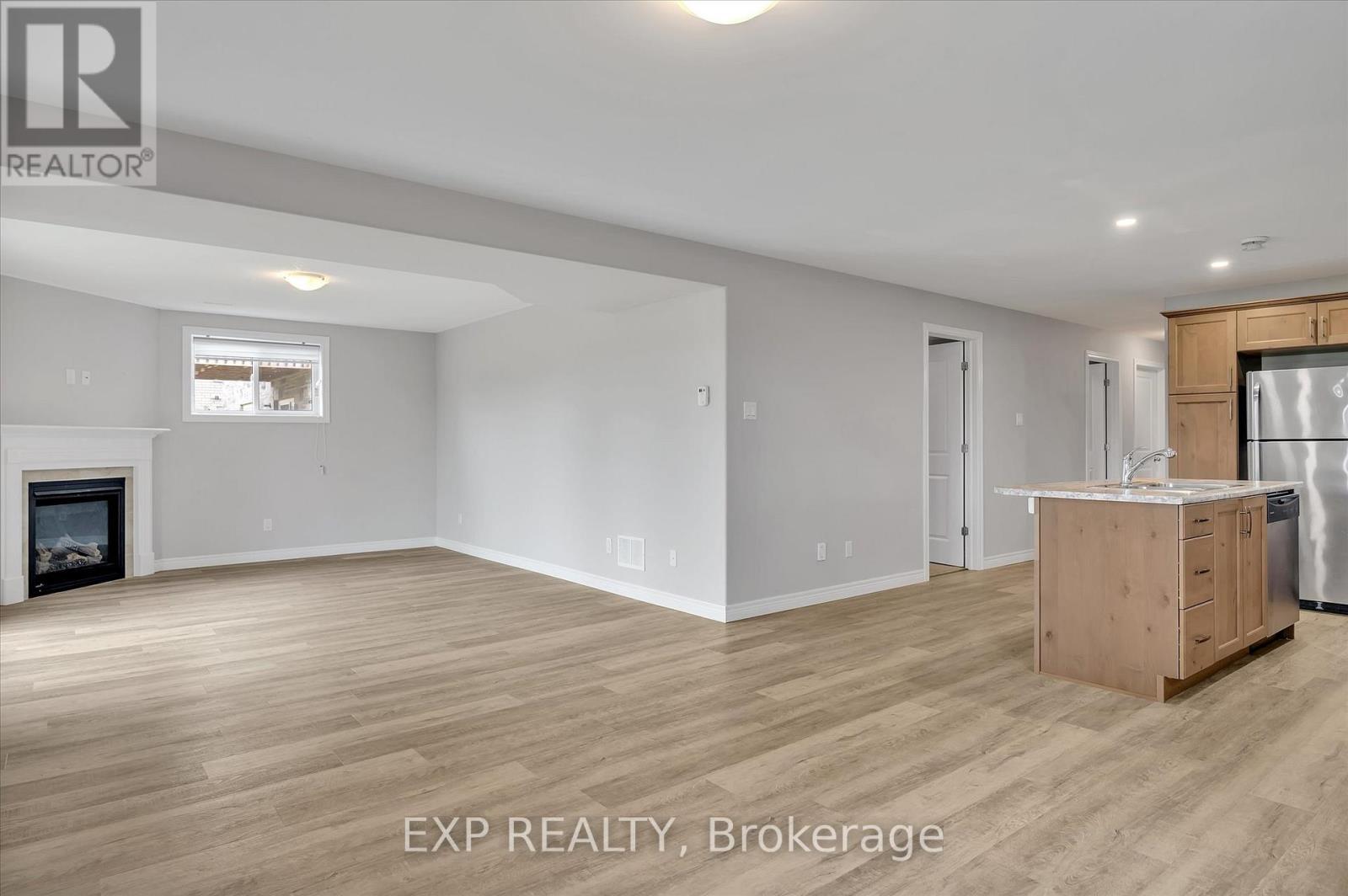 Photo 34 of 29 Darrell Drain Crescent, Asphodelnorwood ON