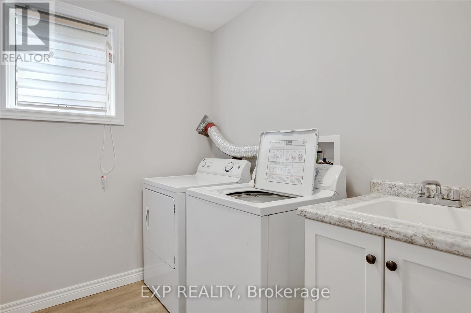 Photo 44 of 29 Darrell Drain Crescent, Asphodelnorwood ON
