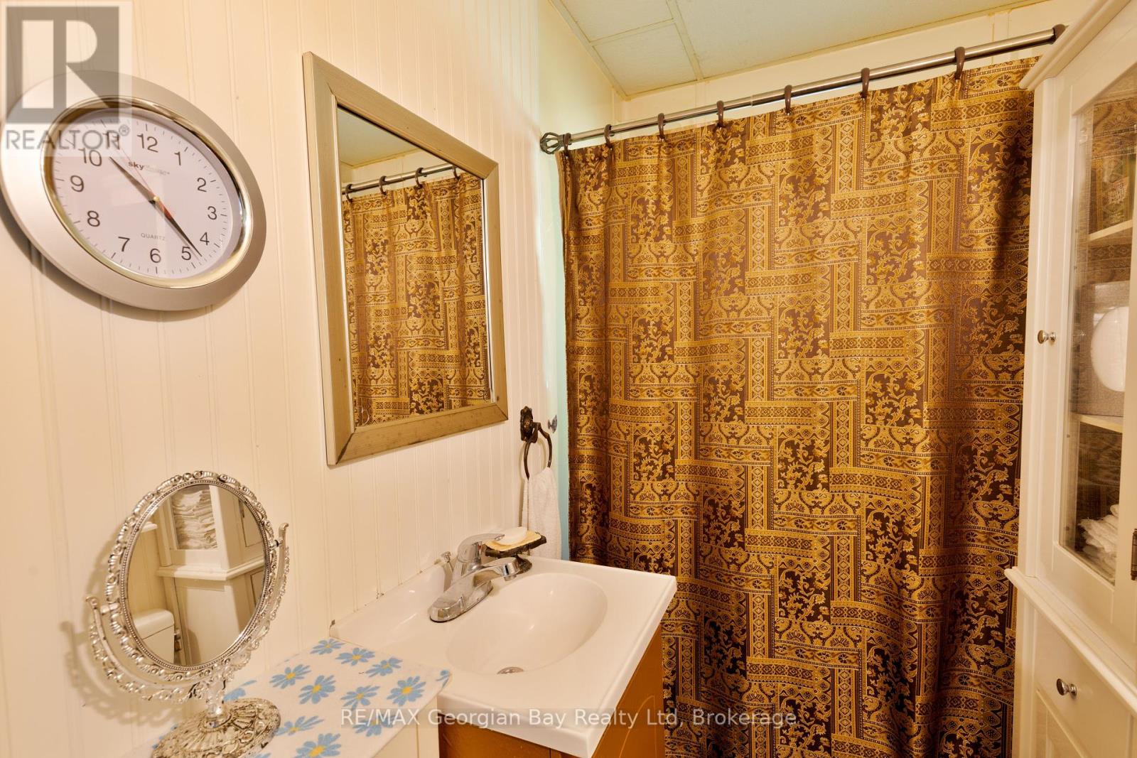 Photo 4 of 426 David Avenue, Tay ON