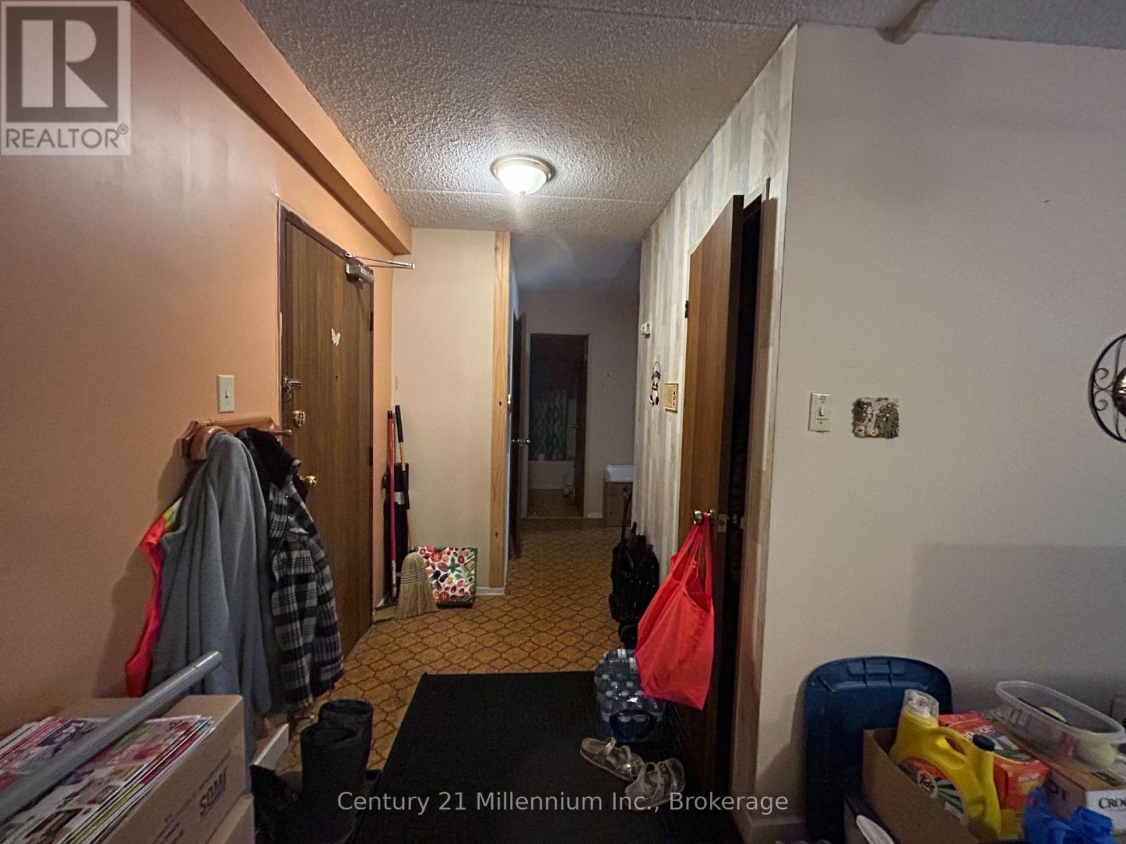 Photo 2 of 202 460 Ontario Street, Collingwood ON