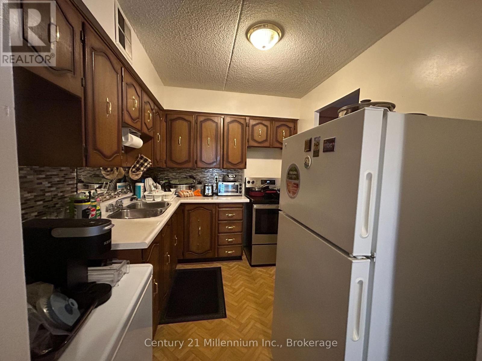 Photo 4 of 202 460 Ontario Street, Collingwood ON