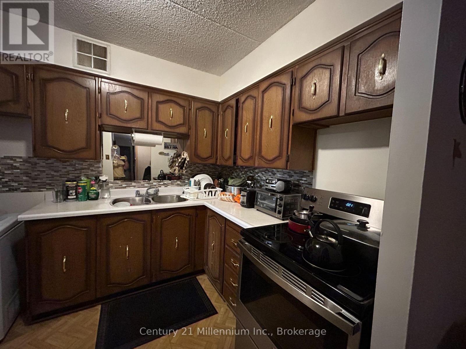 Photo 5 of 202 460 Ontario Street, Collingwood ON
