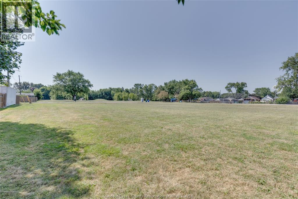 Photo 35 of 1075 Prado Place, Windsor ON