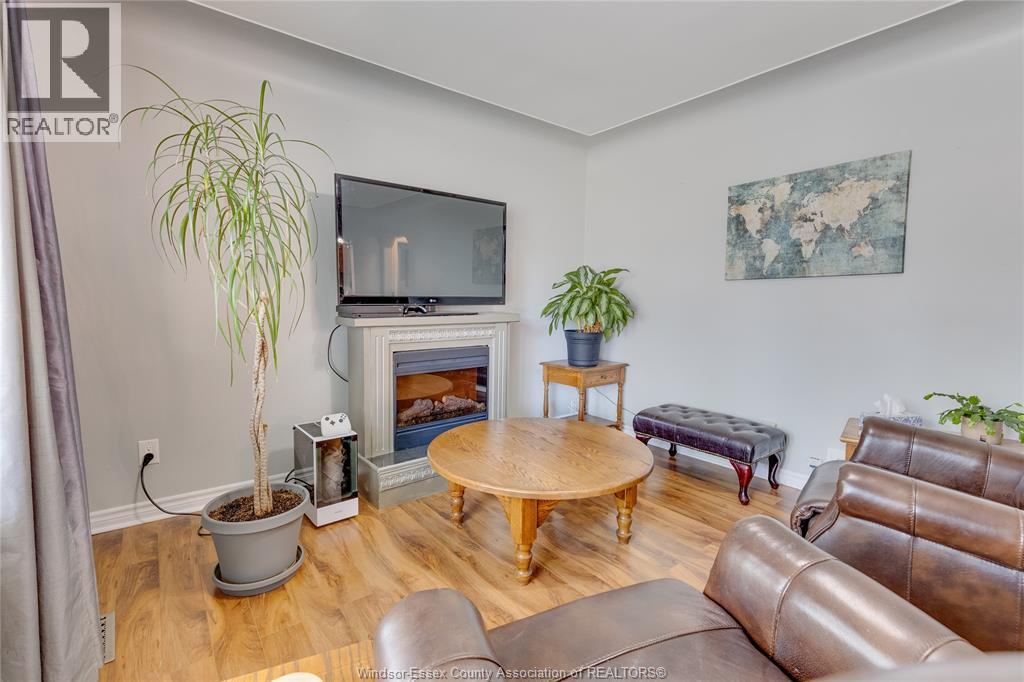 Photo 5 of 1075 Prado Place, Windsor ON