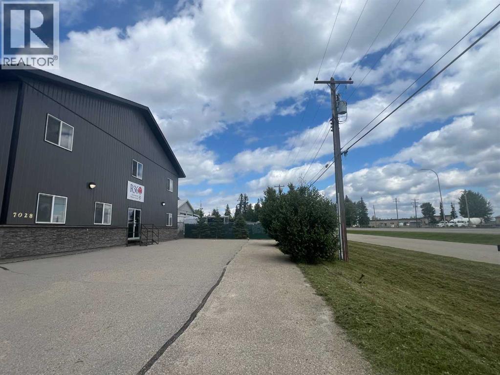 Photo 2 of 7028 4 Avenue, Edson AB