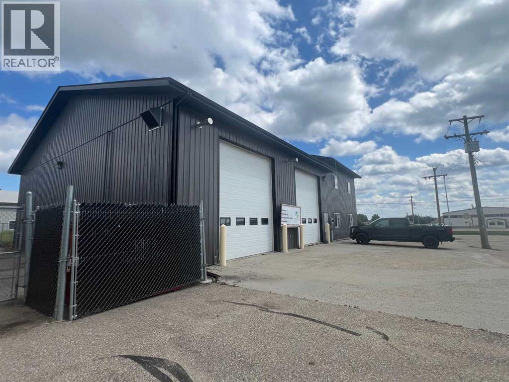 Photo 3 of 7028 4 Avenue, Edson AB
