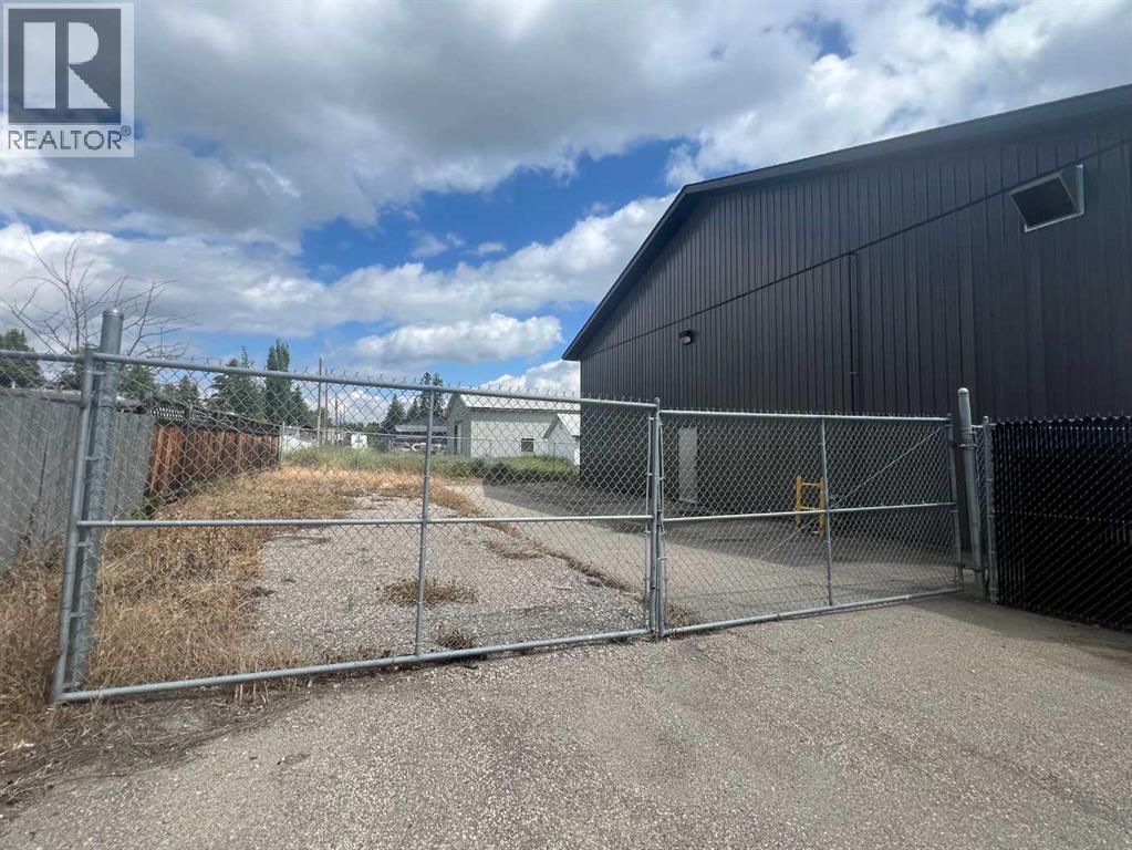 Photo 6 of 7028 4 Avenue, Edson AB