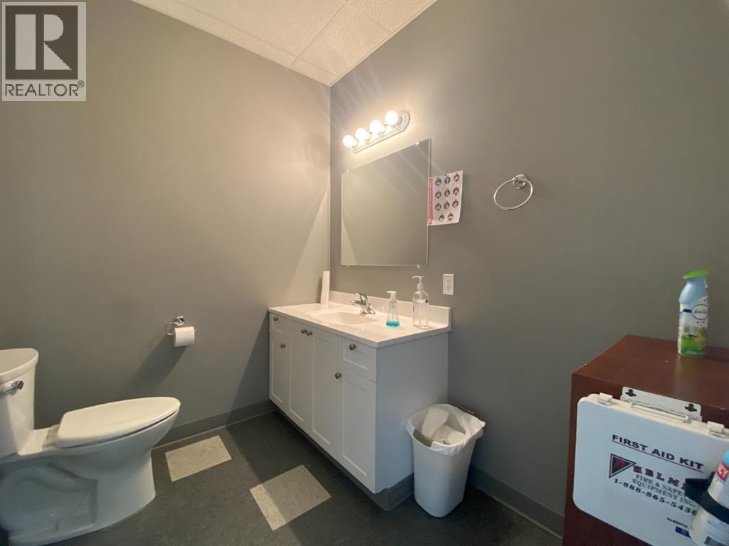 Photo 13 of 7028 4 Avenue, Edson AB