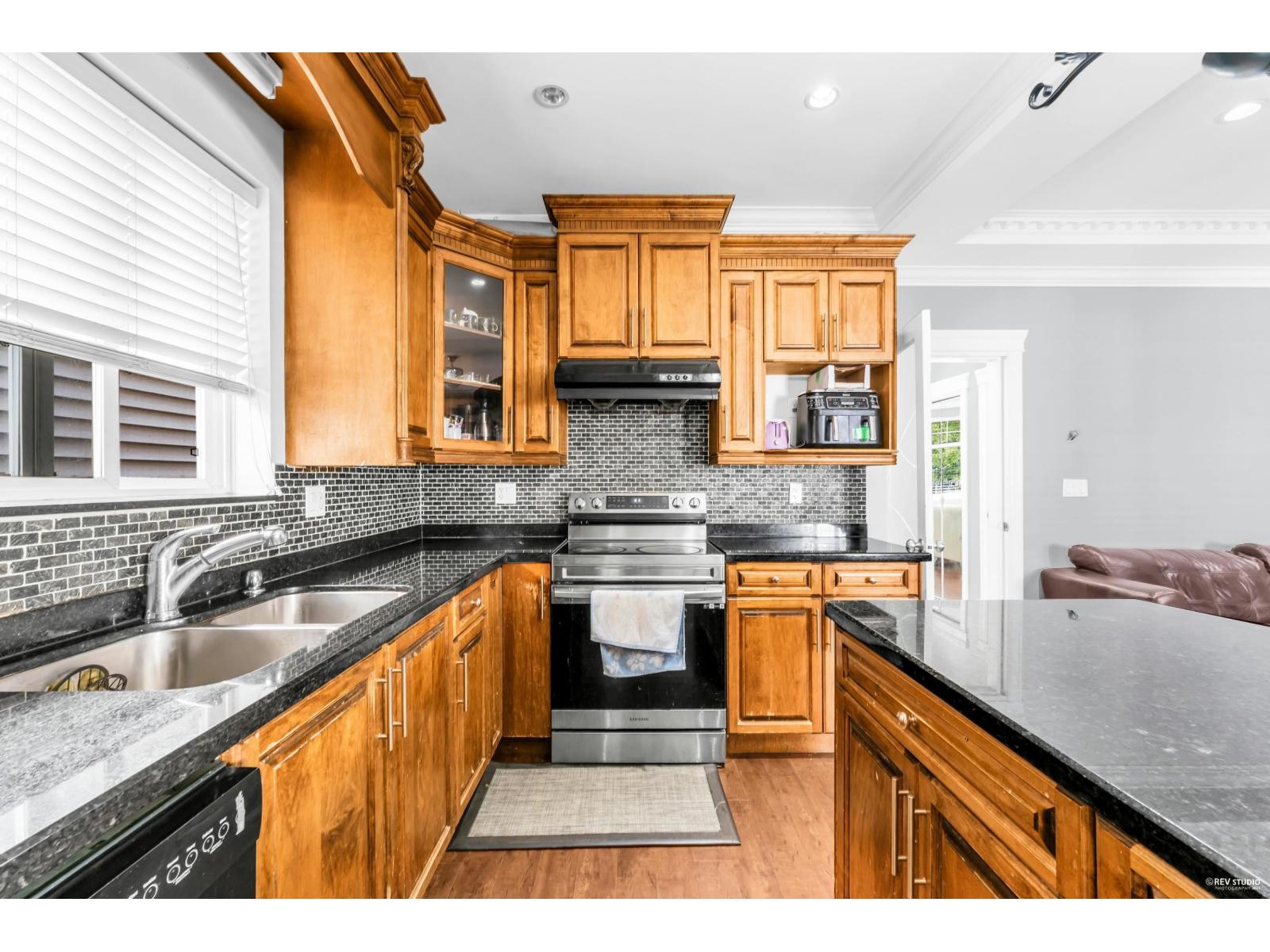 Photo 16 of 7059 144 B Street, Surrey BC
