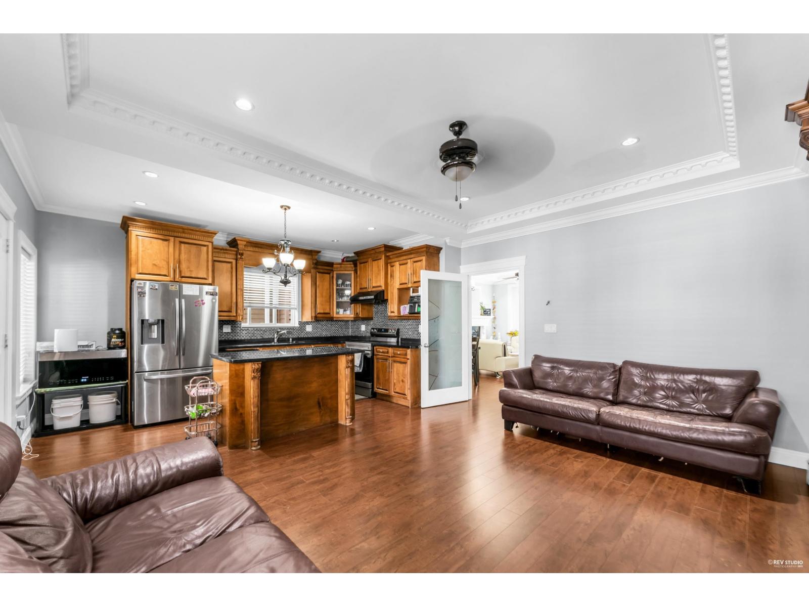Photo 11 of 7059 144 B Street, Surrey BC