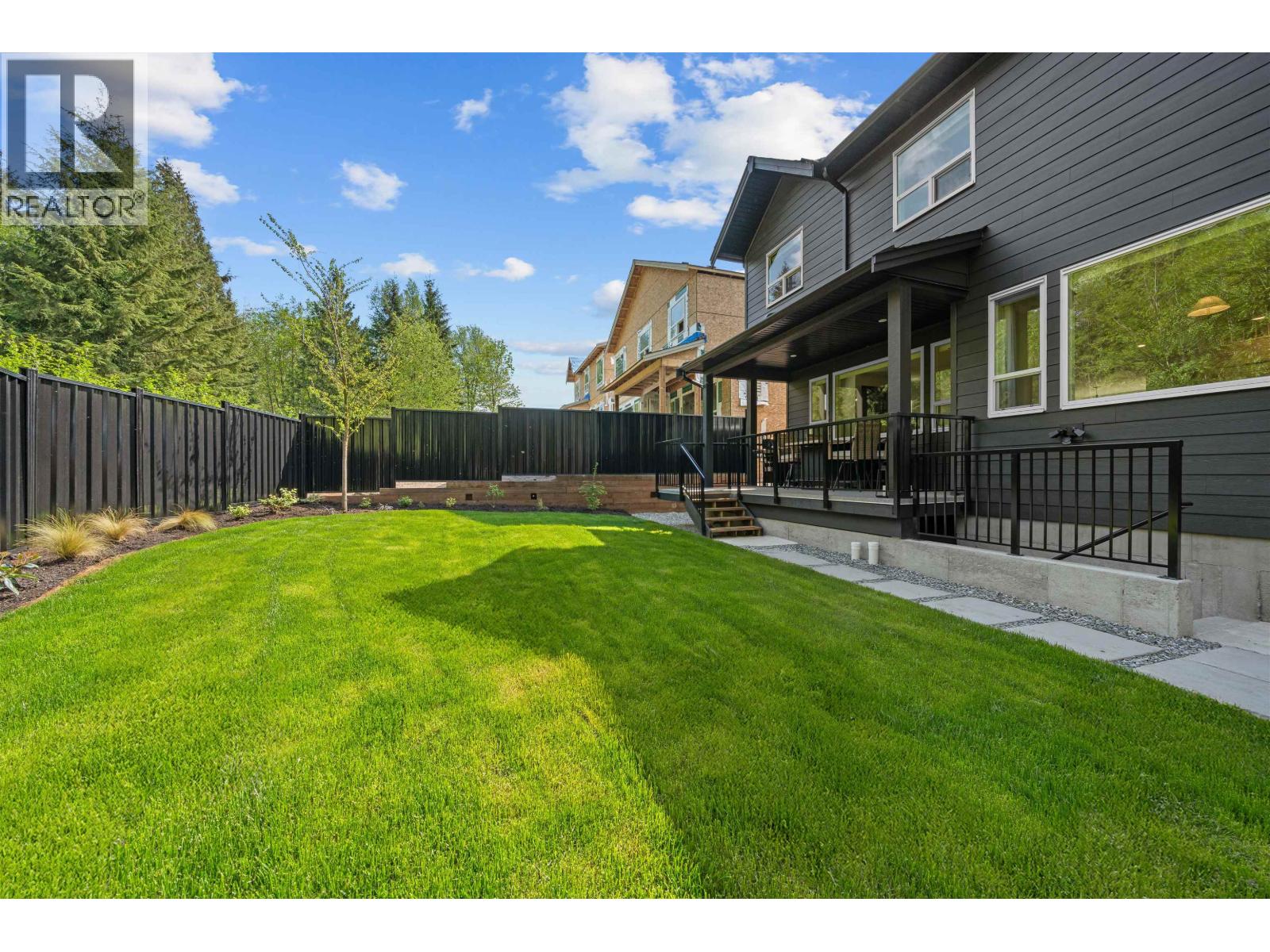 Photo 9 of 11052 Lockwood Street, Maple Ridge BC