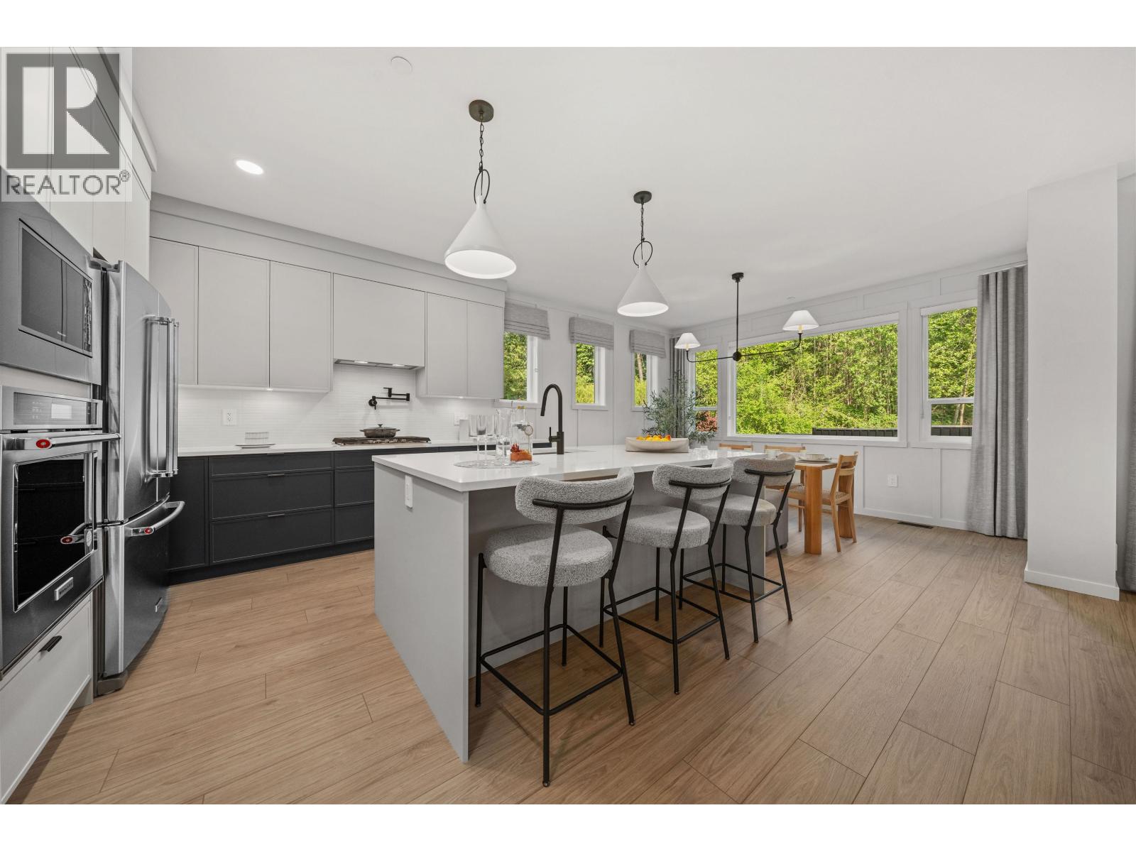 Photo 3 of 11052 Lockwood Street, Maple Ridge BC