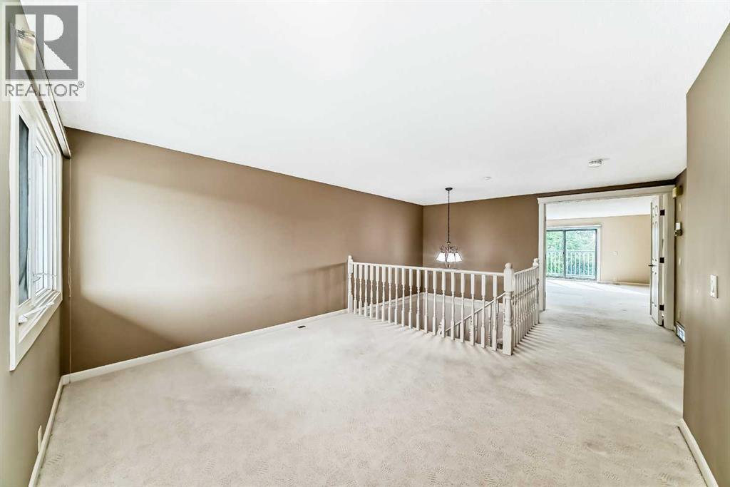 Photo 29 of 22 Wood Crescent Sw, Calgary AB