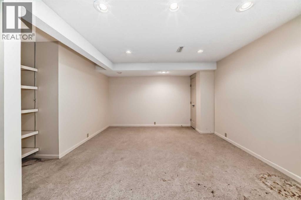Photo 44 of 22 Wood Crescent Sw, Calgary AB