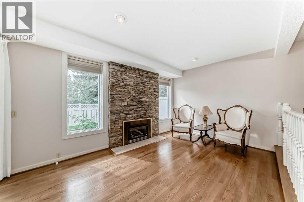Photo 19 of 22 Wood Crescent Sw, Calgary AB