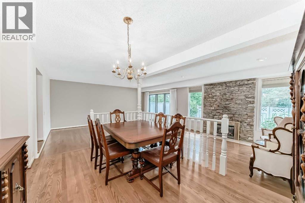 Photo 18 of 22 Wood Crescent Sw, Calgary AB
