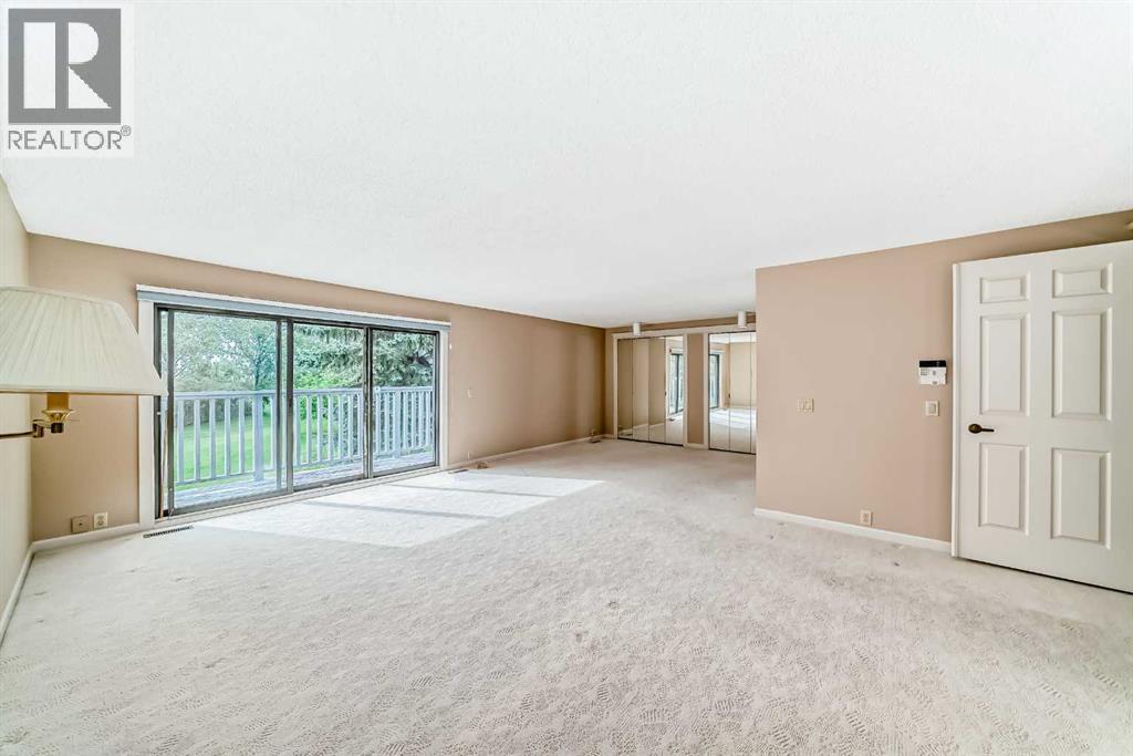 Photo 31 of 22 Wood Crescent Sw, Calgary AB