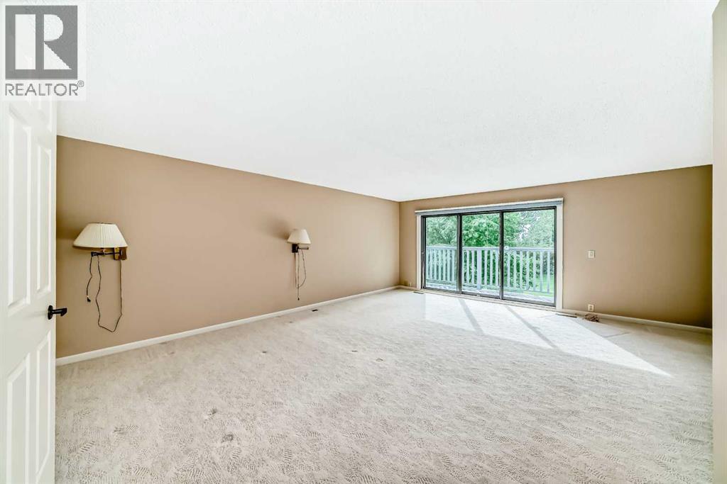 Photo 30 of 22 Wood Crescent Sw, Calgary AB