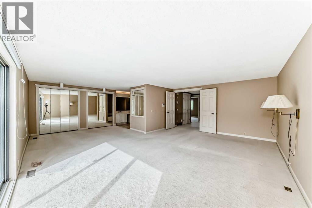 Photo 33 of 22 Wood Crescent Sw, Calgary AB