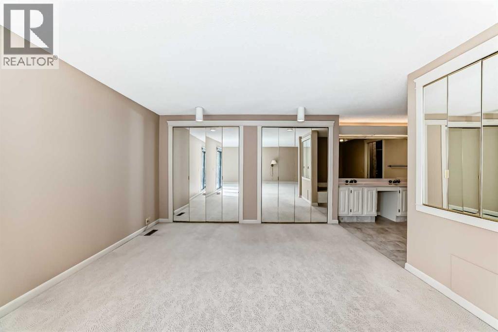 Photo 34 of 22 Wood Crescent Sw, Calgary AB