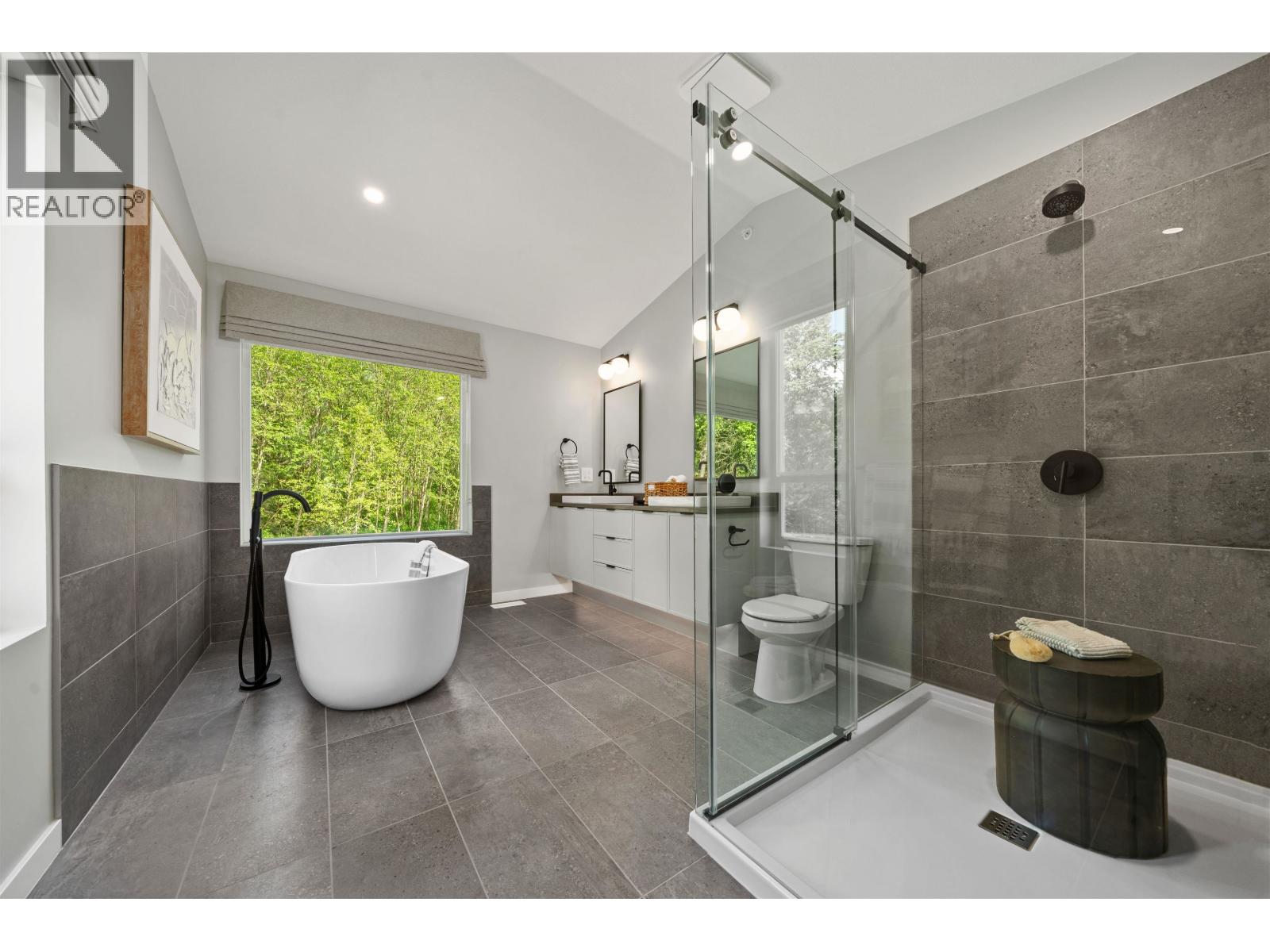 Photo 6 of 11052 Lockwood Street, Maple Ridge BC