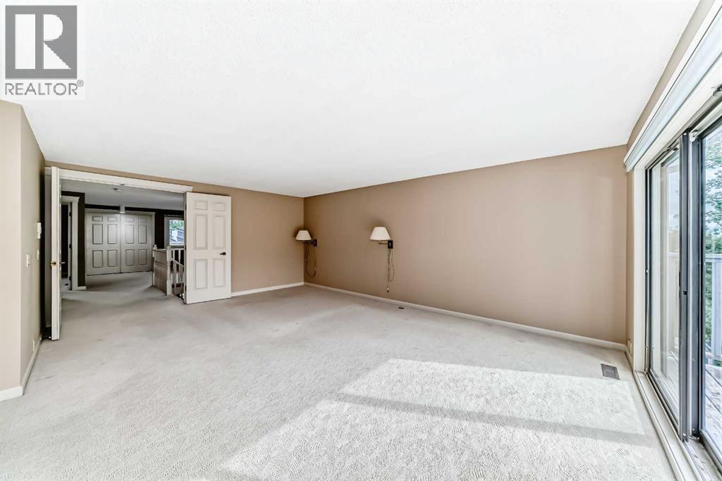 Photo 32 of 22 Wood Crescent Sw, Calgary AB