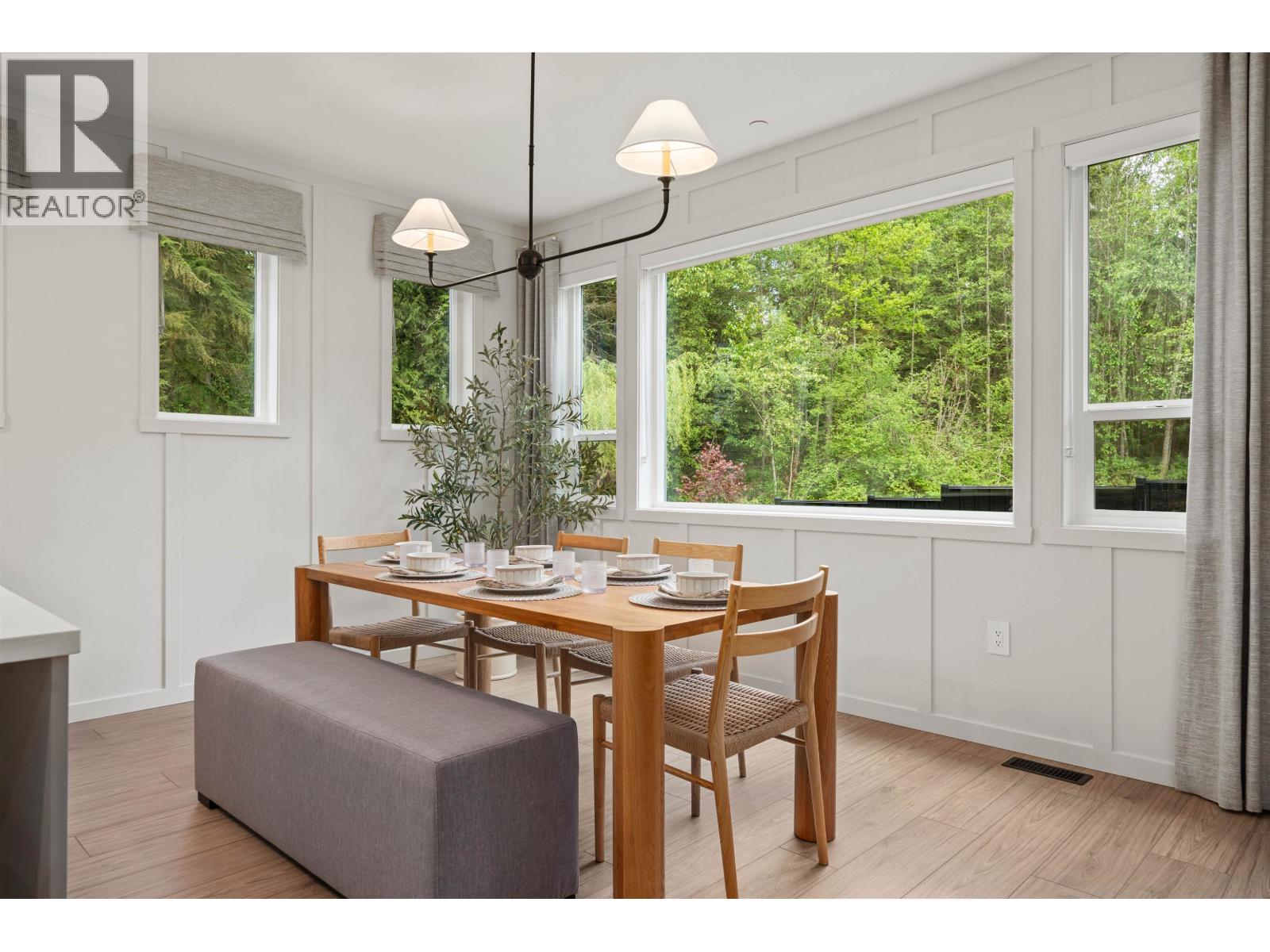 Photo 4 of 11052 Lockwood Street, Maple Ridge BC