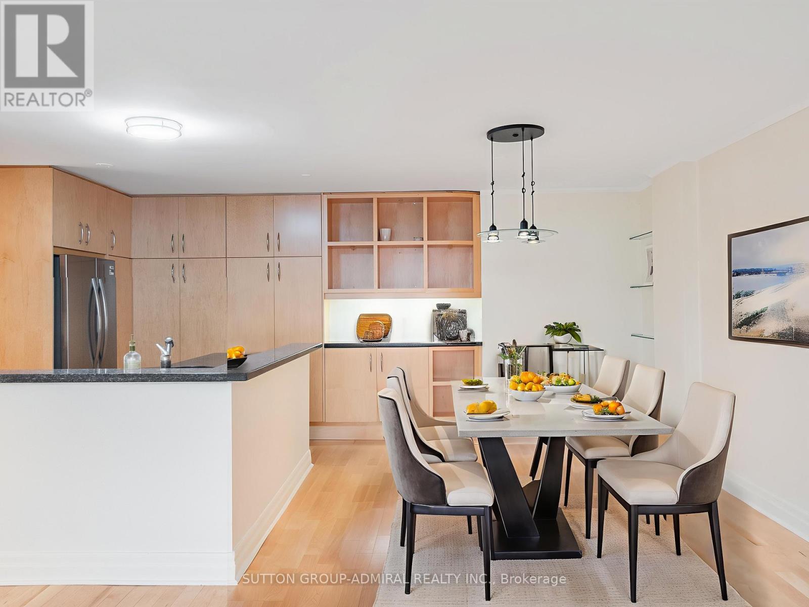 Photo 10 of 106 212 St George Street, Toronto ON