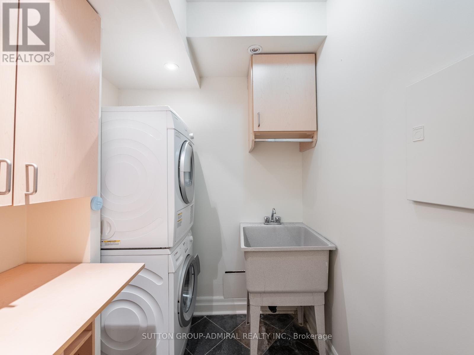 Photo 19 of 106 212 St George Street, Toronto ON