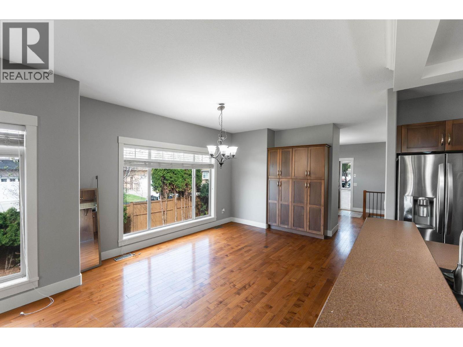 Photo 5 of 447 Stetson Street, Kelowna BC
