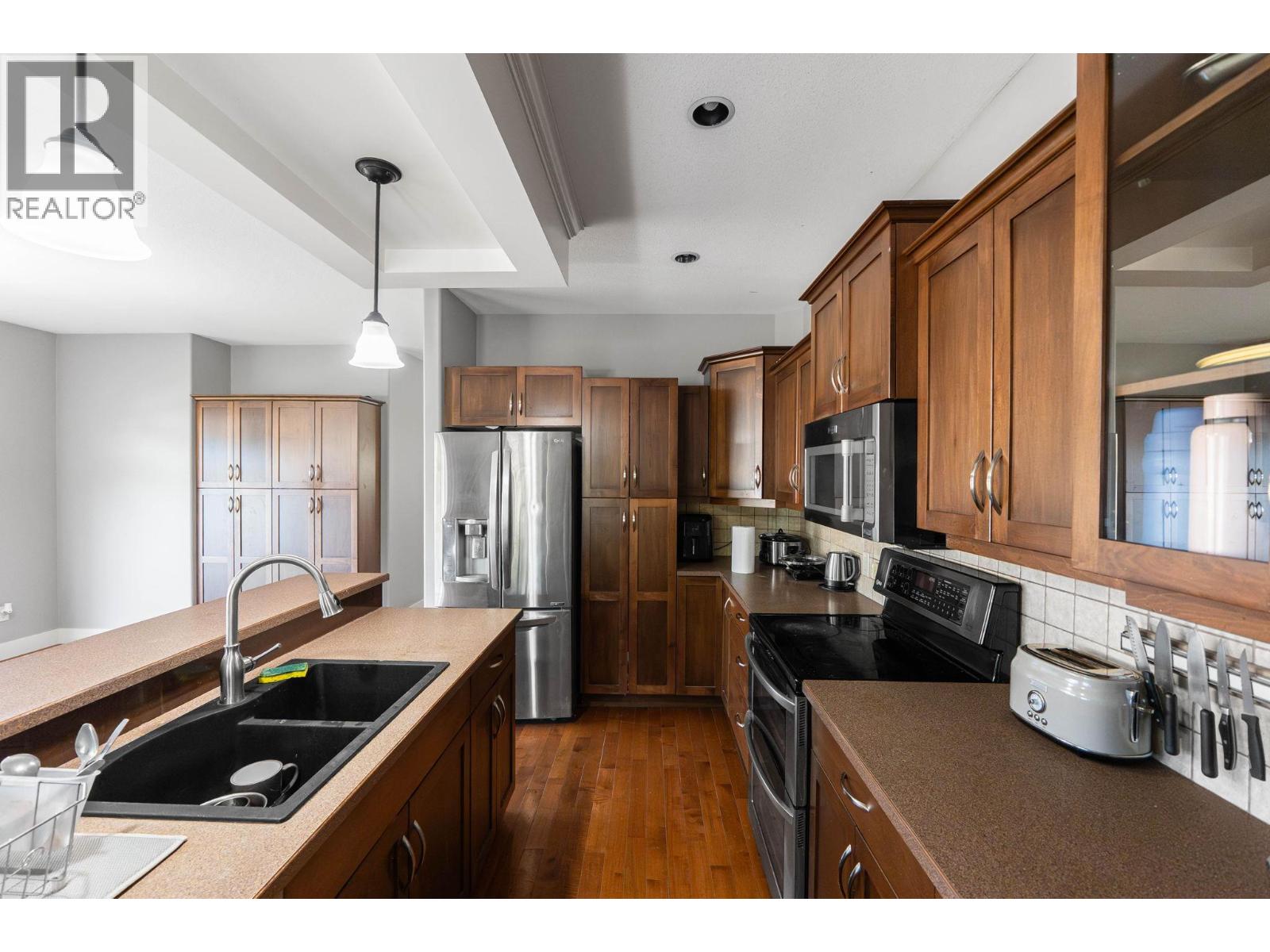 Photo 33 of 447 Stetson Street, Kelowna BC