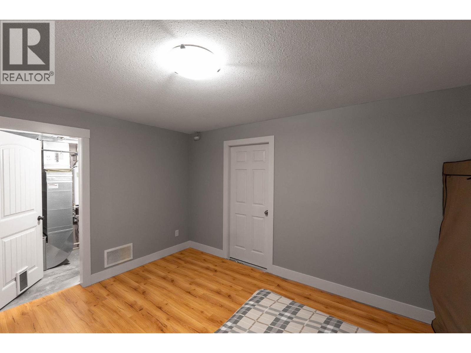 Photo 7 of 447 Stetson Street, Kelowna BC