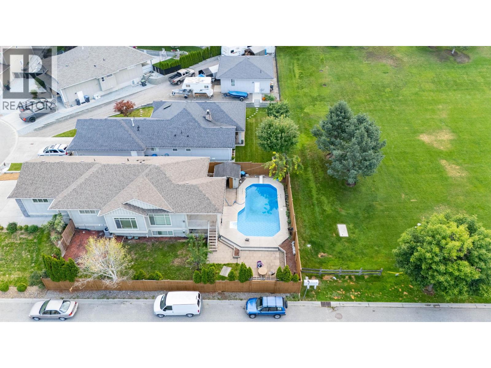 Photo 11 of 447 Stetson Street, Kelowna BC
