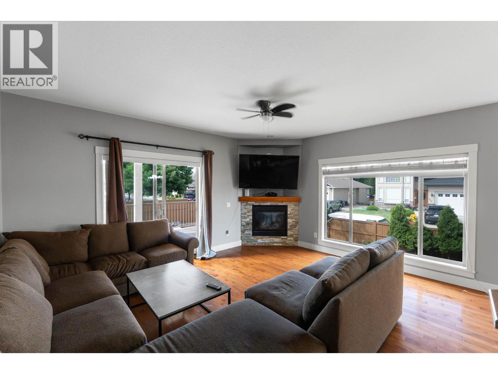 Photo 35 of 447 Stetson Street, Kelowna BC