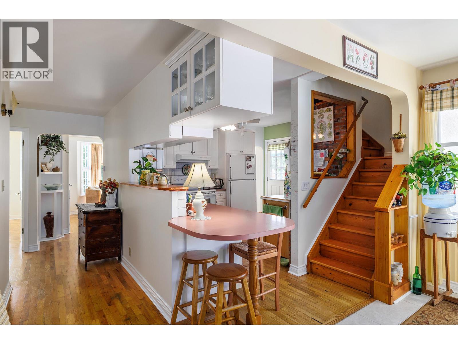 Photo 5 of 1419 Cherry Crescent W, Kelowna BC