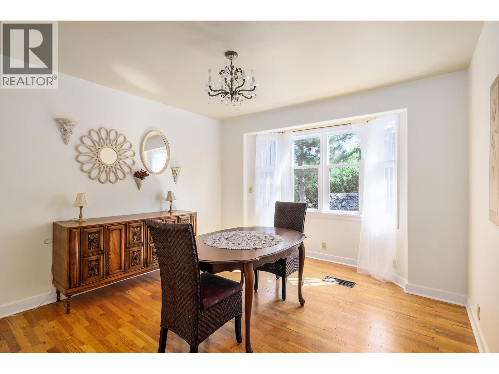 Photo 8 of 1419 Cherry Crescent W, Kelowna BC