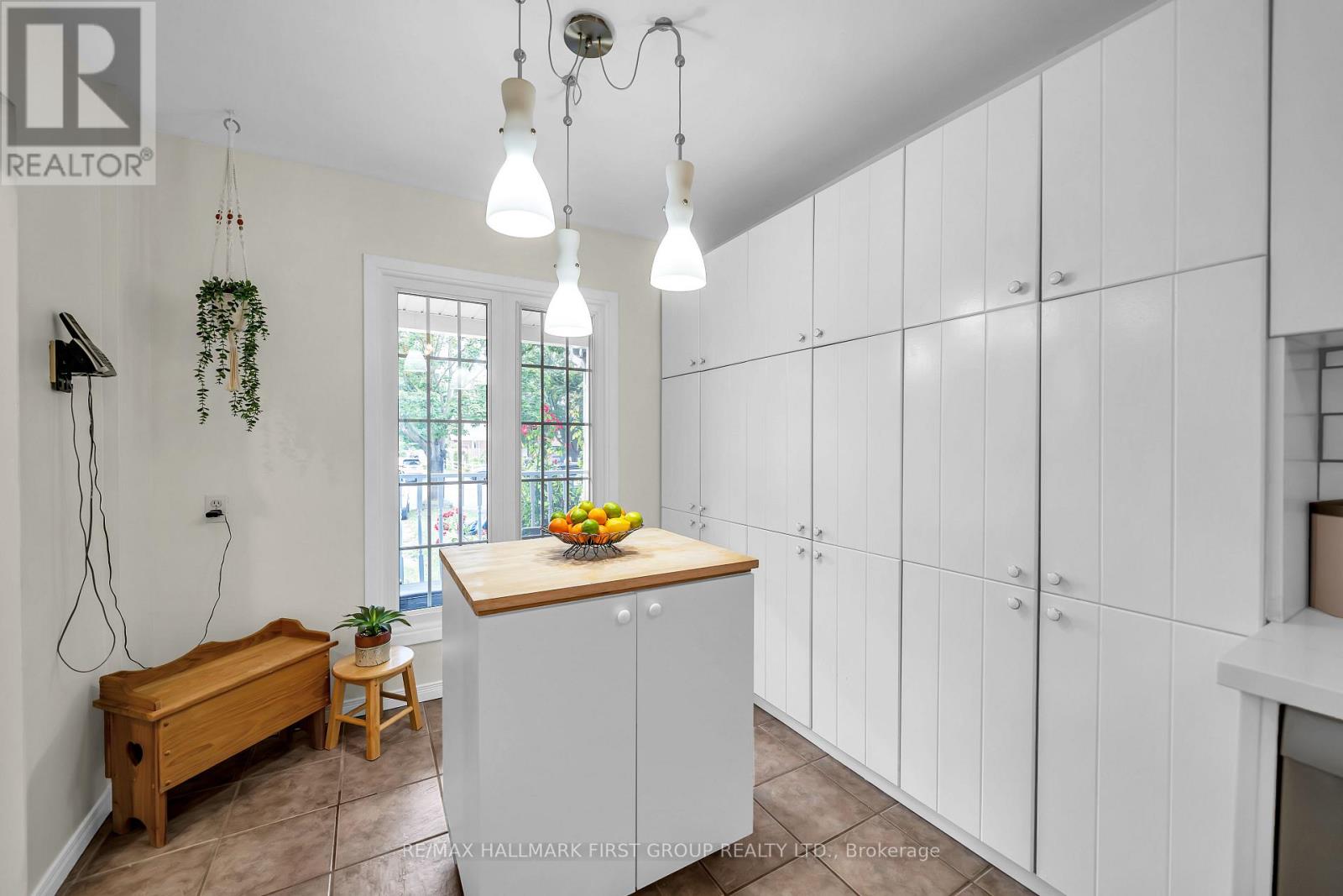 Photo 9 of 1138 Tanzer Court, Pickering ON