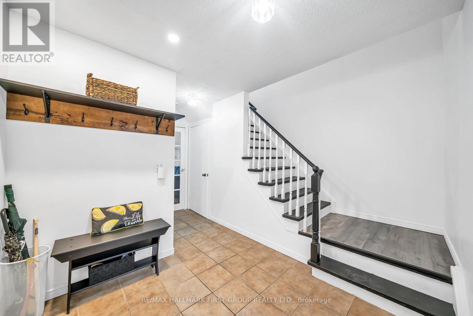 Photo 6 of 1138 Tanzer Court, Pickering ON